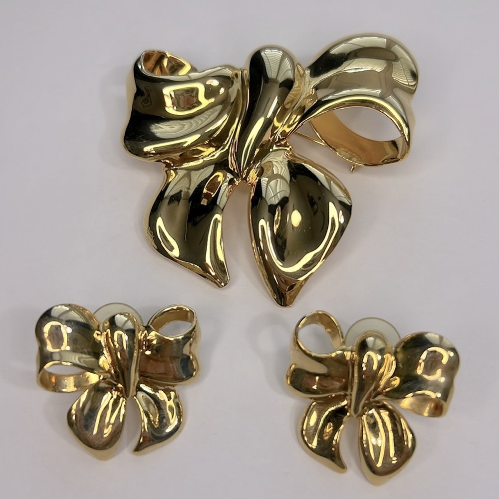 Jewels By Park Lane Gold Bow Ribbon Earrings & Brooch Pin